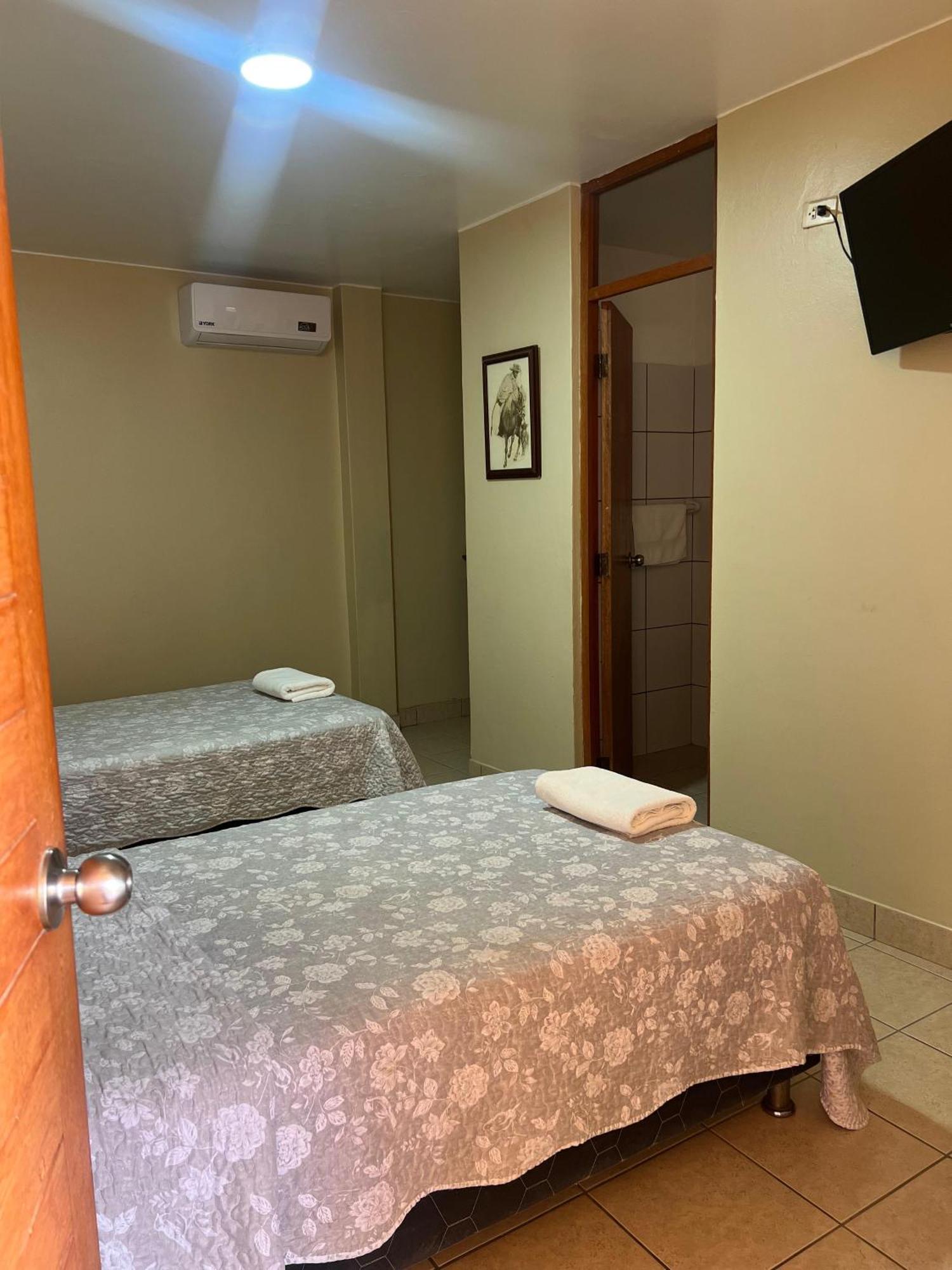 Hotel El Huacachinero Ica Ngoại thất bức ảnh